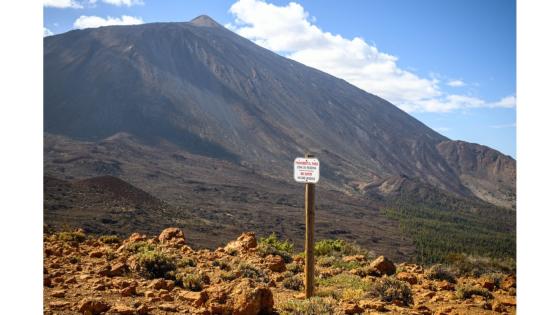 Forbudsskilt i naturparken Teide.