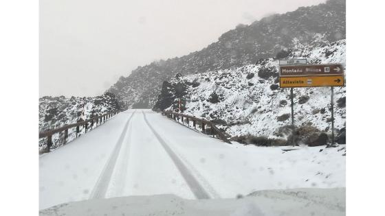 Snøstengt vei på Tenerife.