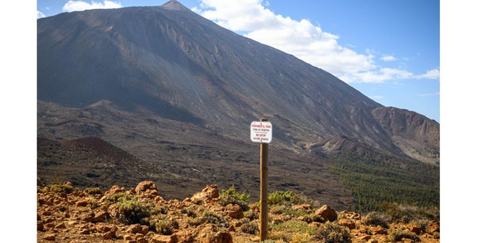 Forbudsskilt i naturparken Teide.