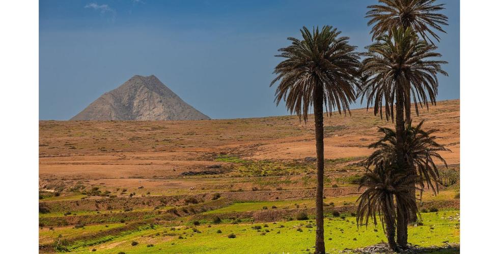 Tindaya på Fuerteventura, også kalt Montaña Sagrada (det hellige fjellet)